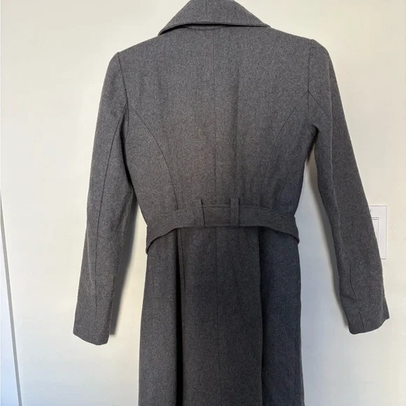 Coat - Picture 3 of 4